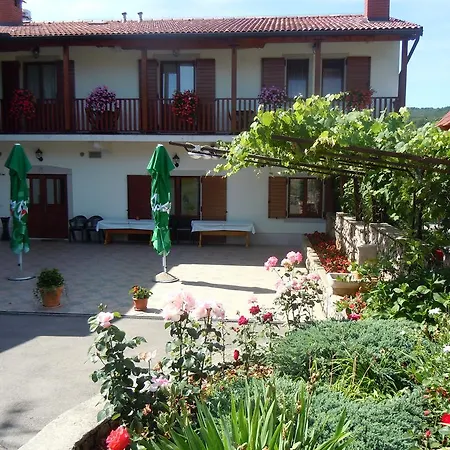 Farm stay Homestead Vrbin Divaca